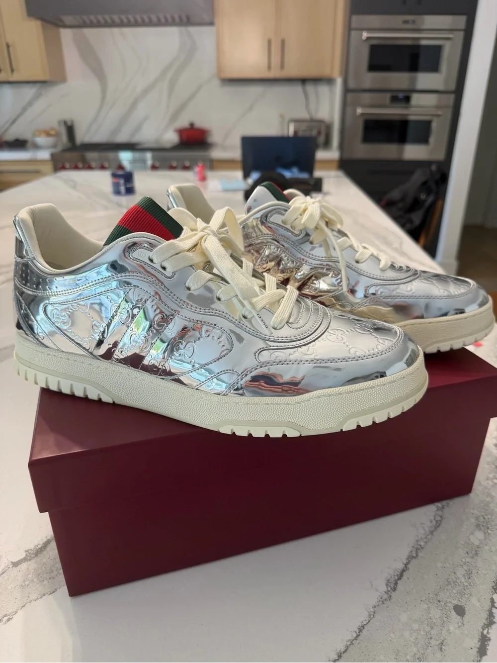 Gucci Metallic Silver Leather Low-Top Sneakers with Cream Soles